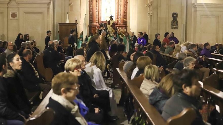 Procesión en el interior de la iglesia la Seu en Xàtiva