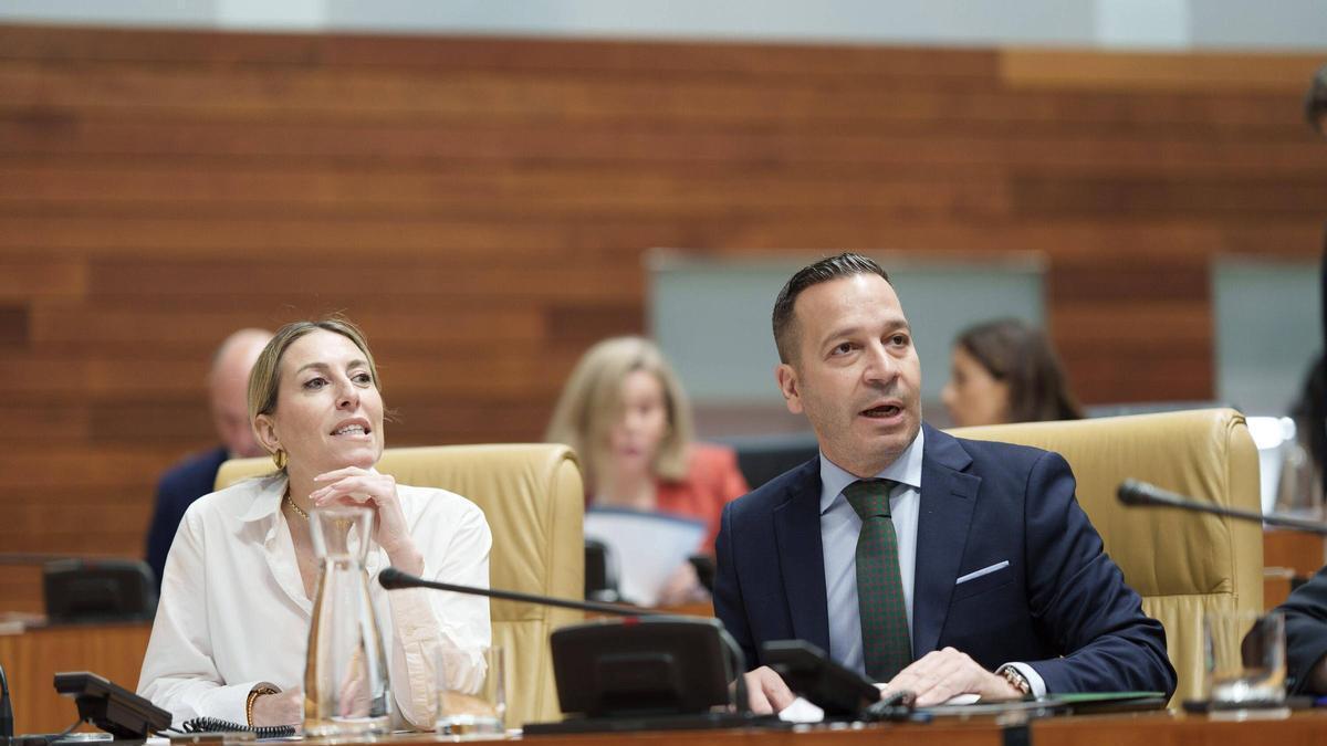 Primer pleno de la nueva Legislatura en la Asamblea de Extremadura.