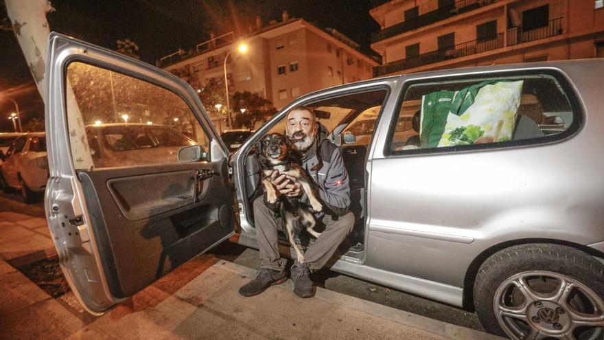 La historia de Remigio, un sin techo de la Vía de Cintura en Palma: &quot;Soy más persona que los niñatos que intentaron quemarme vivo por dormir en la calle&quot;