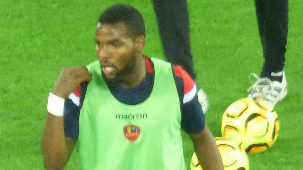 Aaron Boupendza.