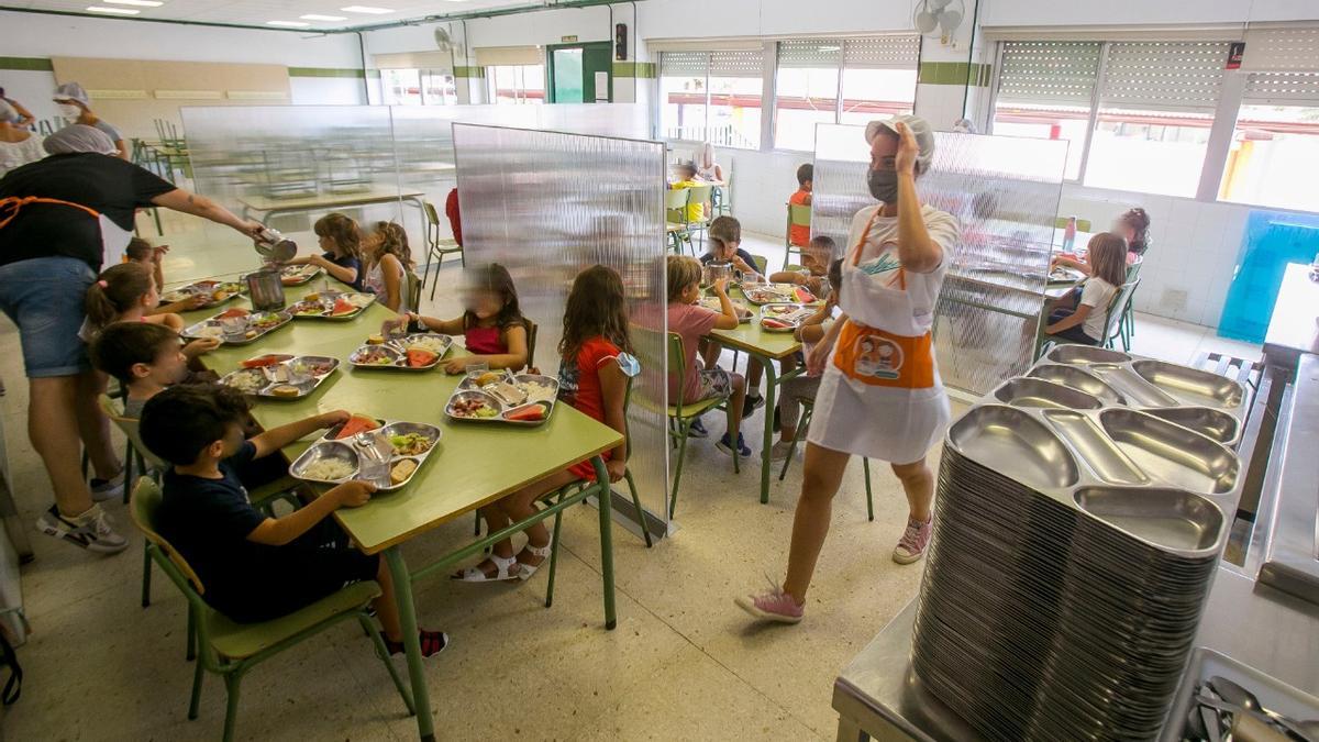 Comedor escolar del colegio Enric Valor este curso.