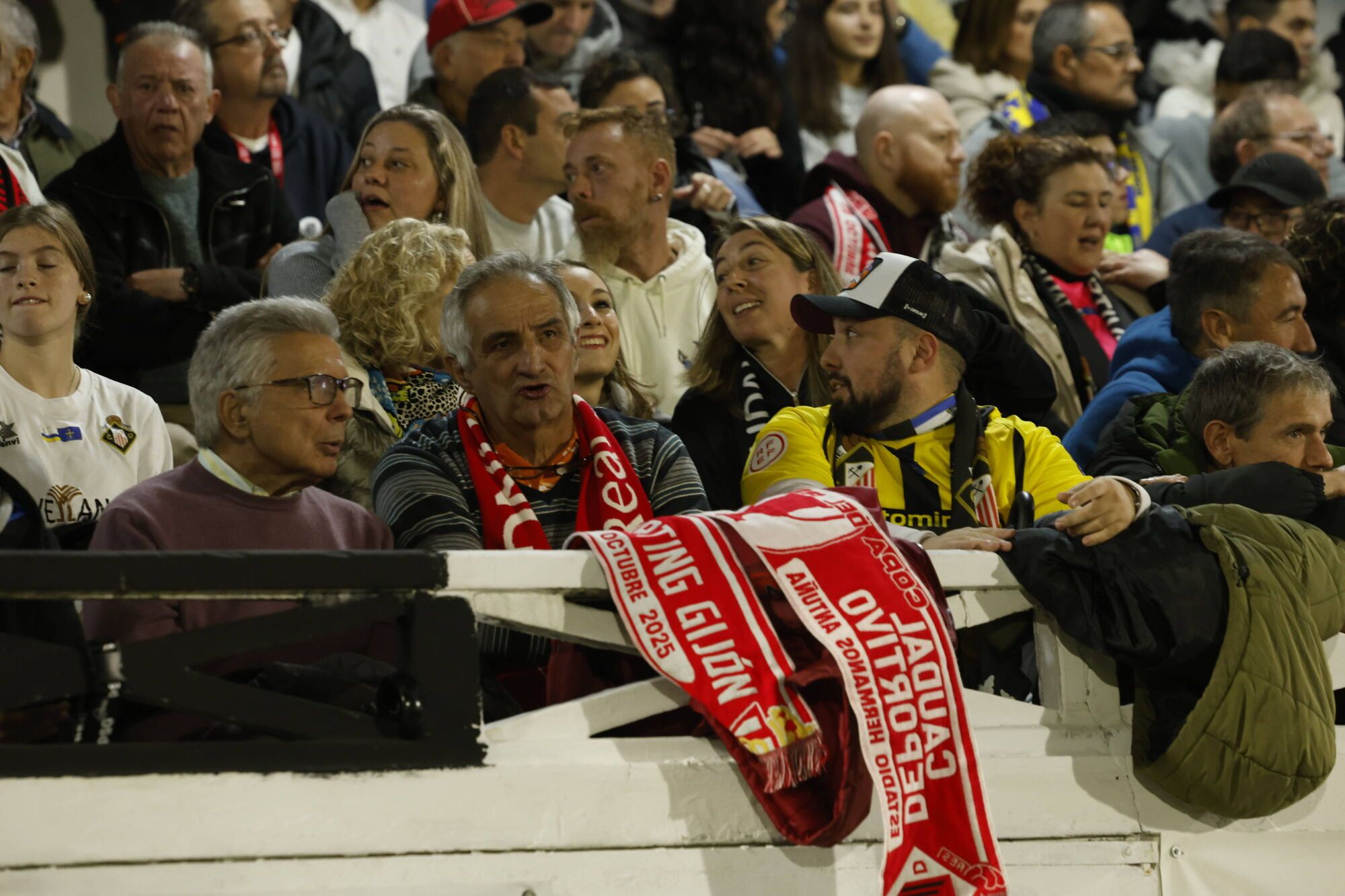 EN IMÁGENES: Gran ambiente en Mieres para el Caudal-Sporting de Copa del Rey