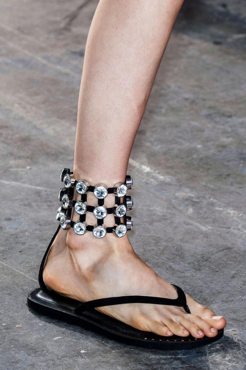 Tendencia accesorios: sandalias de Alexander Wang