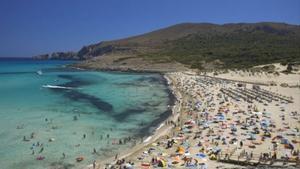 Un llamp mata dos banyistes en una cala de Mallorca