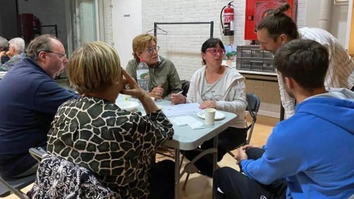 Una reunió sobre els pressupostos participatius