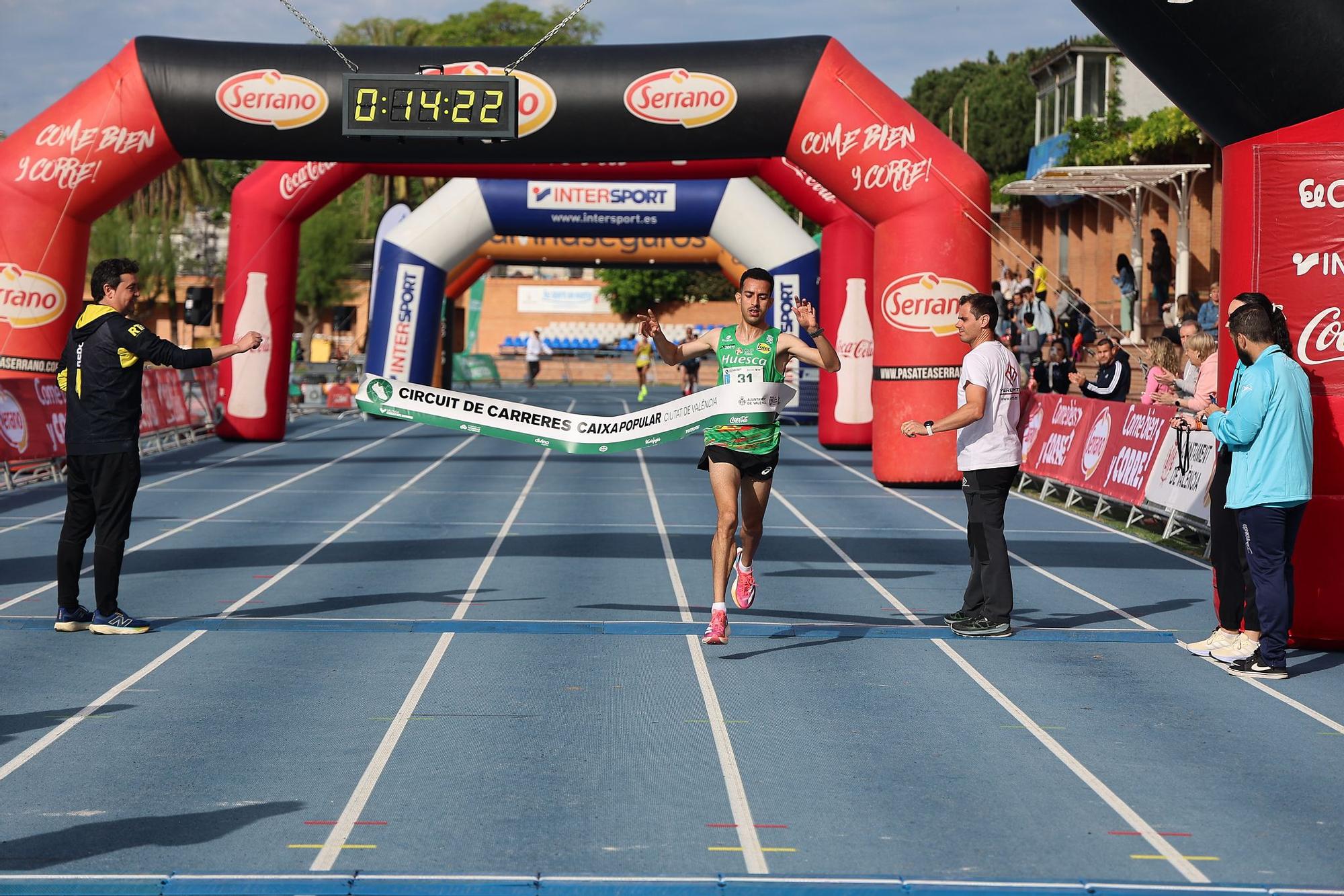 Las mejores imágenes de la X carrera José Antonio Redolat, quinta cita del Circuit de Carreres Caixa Popular