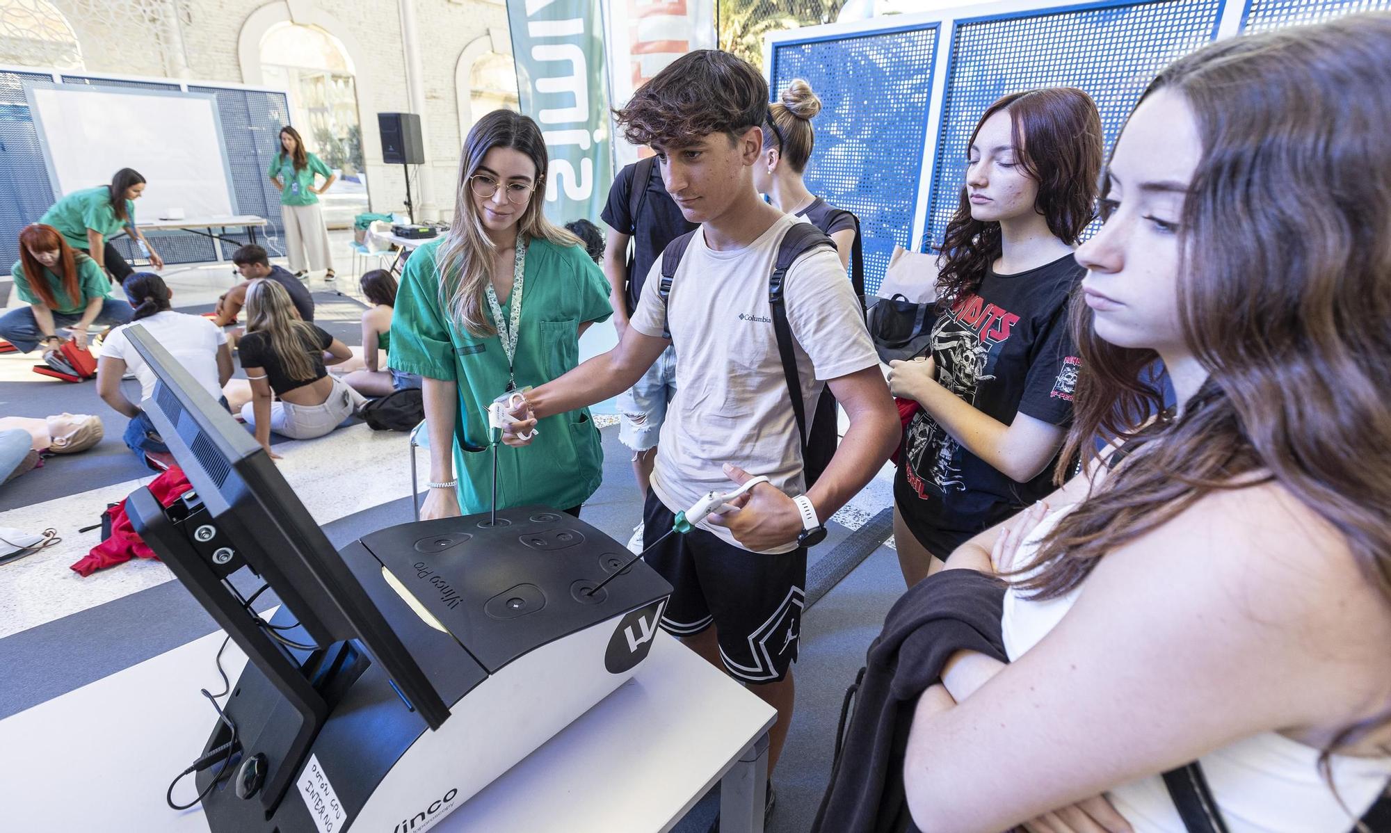 Ciencia abierta a los jóvenes en Casa Mediterráneo