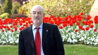 Muere el doctor Faustino Pozo, pionero en Asturias de la cirugía no invasiva: "Un referente"