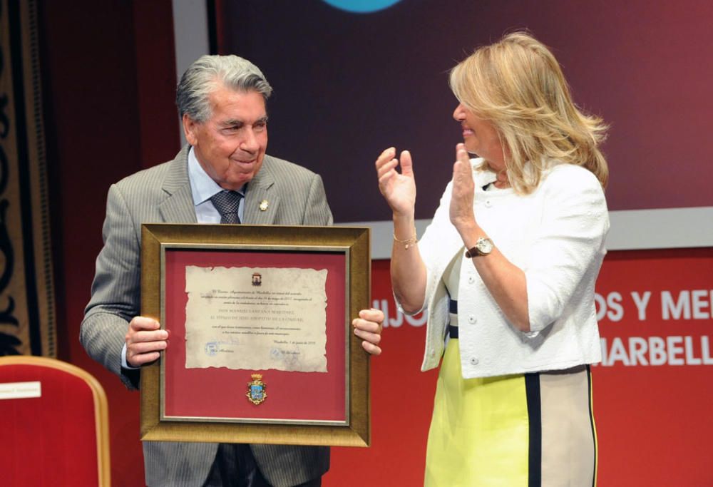 Vicente del Bosque, Manuel Santana, Sergio Scariolo, Rafael de la Fuente, David Delfín, la Librería Mata y la Protección Civil reciben los honores