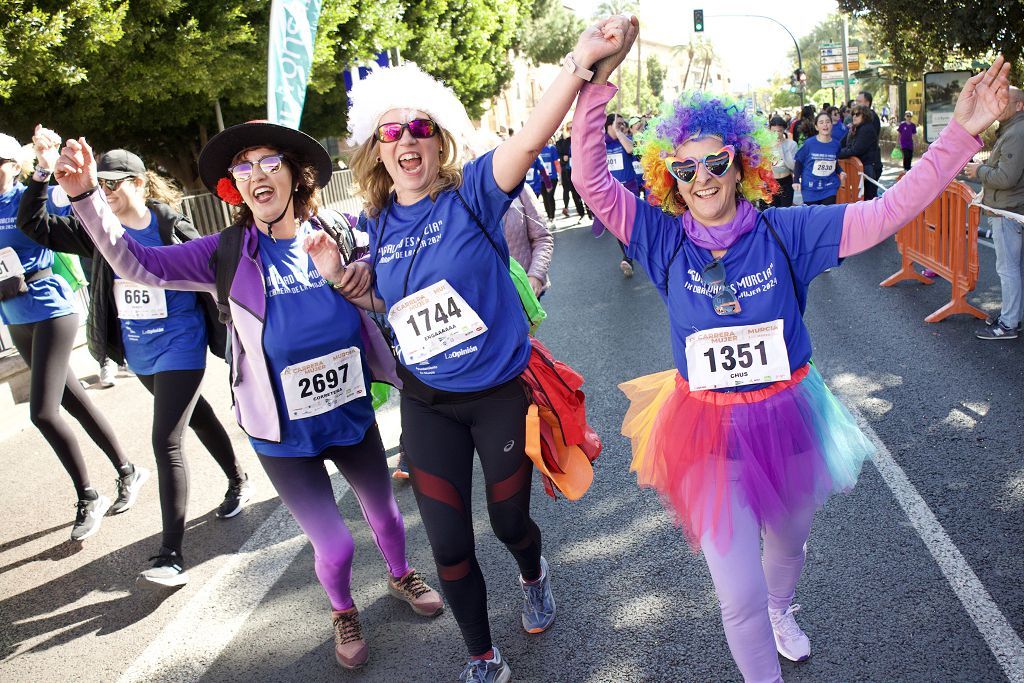 Las imágenes de la llegada a meta de la Carrera de la Mujer de Murcia 2024