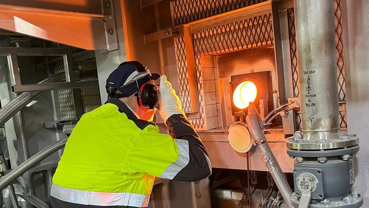 Huerca Zaragoza ya fabrica el vidrio del futuro: así es el primer horno ...