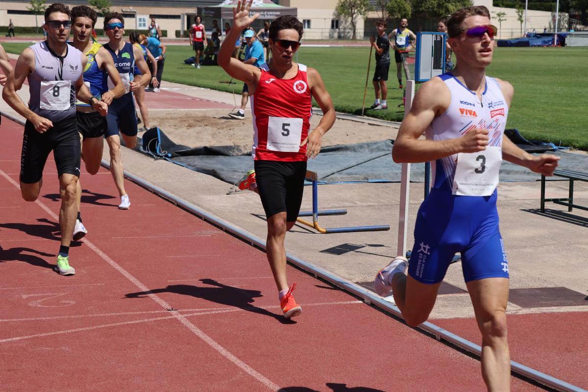 Thomas Houzet se impuso en 800 masculino