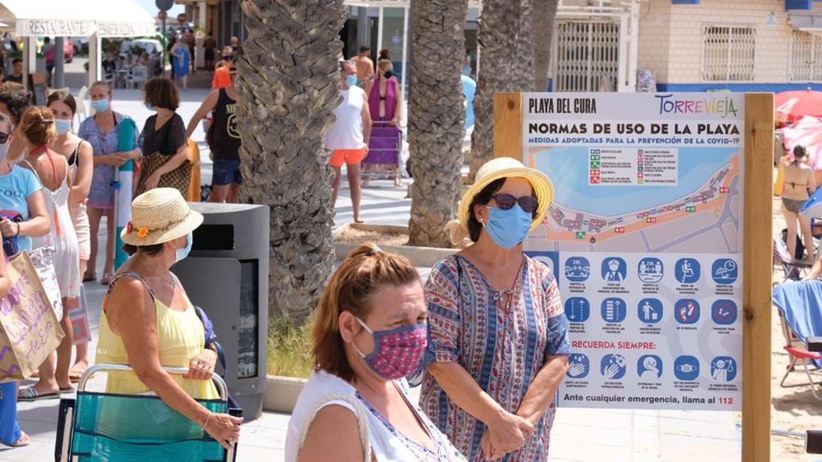 ¿Cuándo se debe usar la mascarilla en la playa?