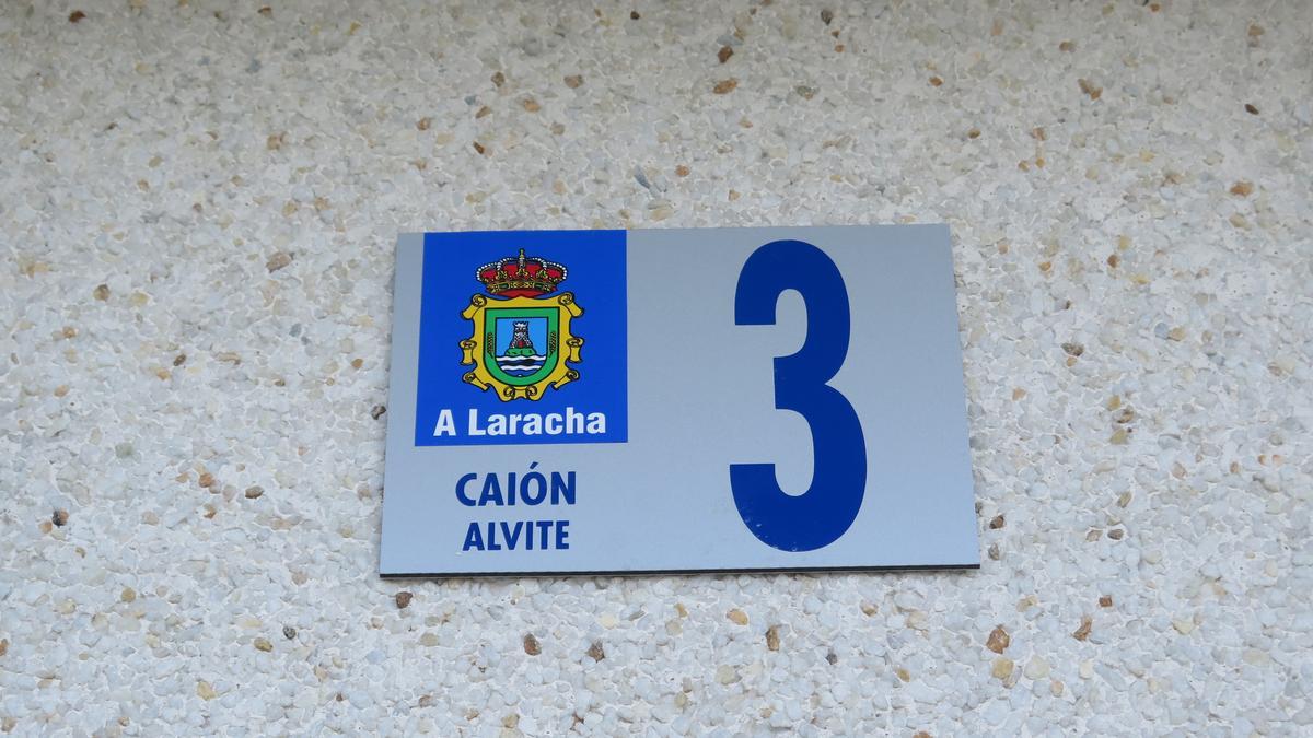 Novo modelo de placa de numeración das vivendas do municipio larachés