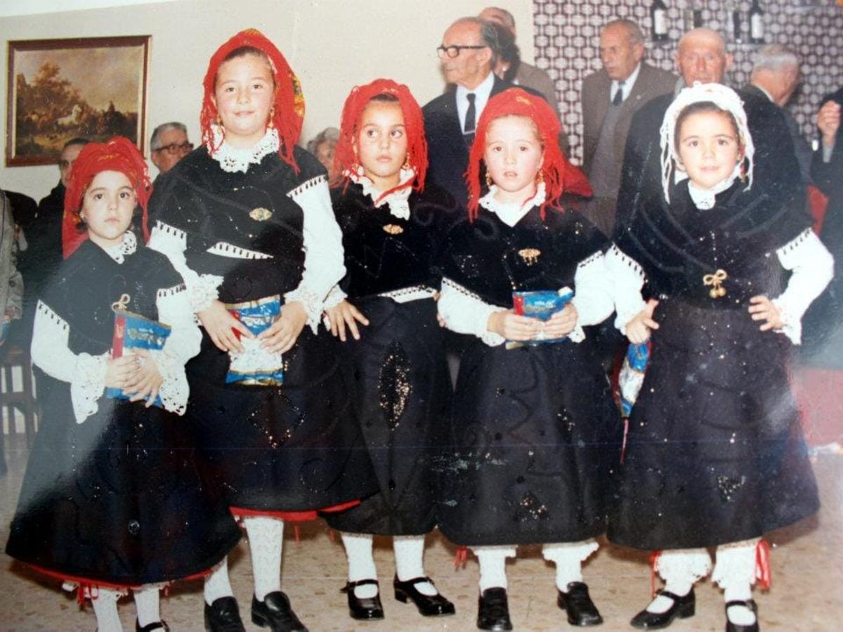 Marta Bobo en los 70 con sus hermanas