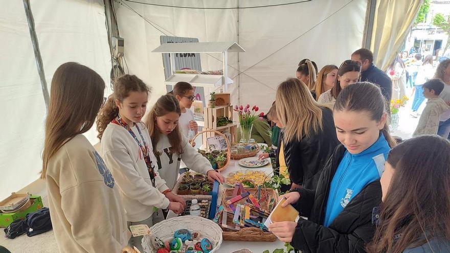 Cientos de personas acuden al Talent for Change de Bueu, festival que muestra la creatividad del alumnado buenense con un toque solidario