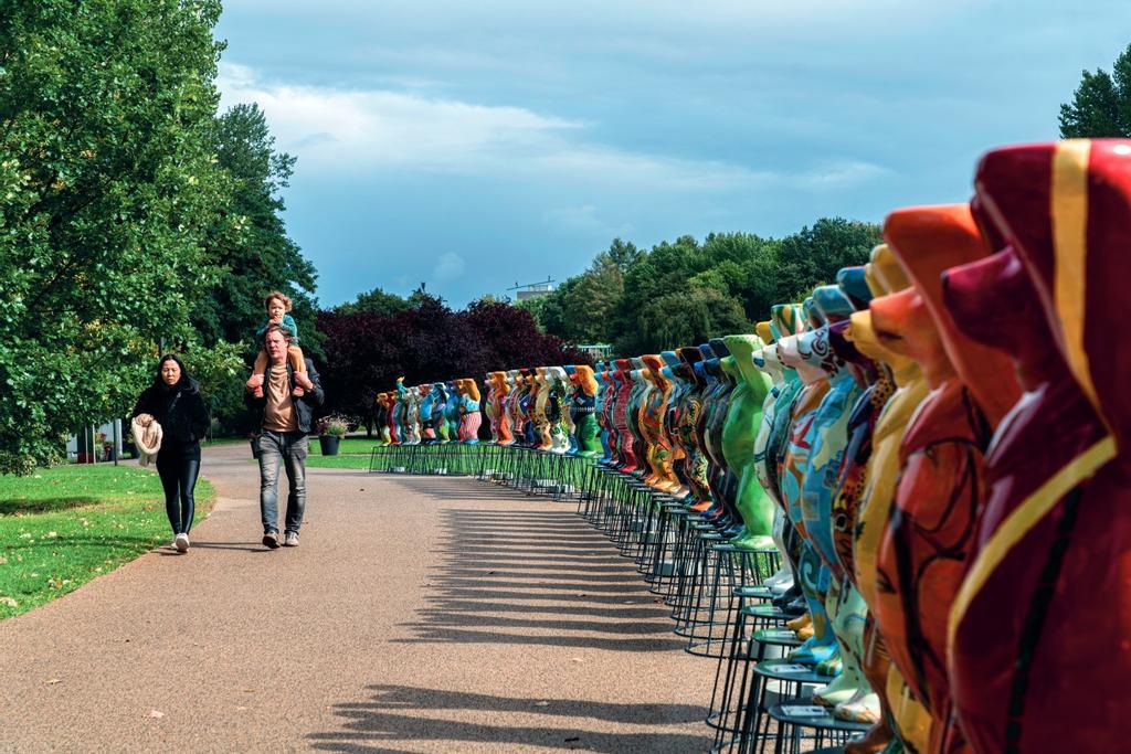 Paseo por los Jardines del Mundo.