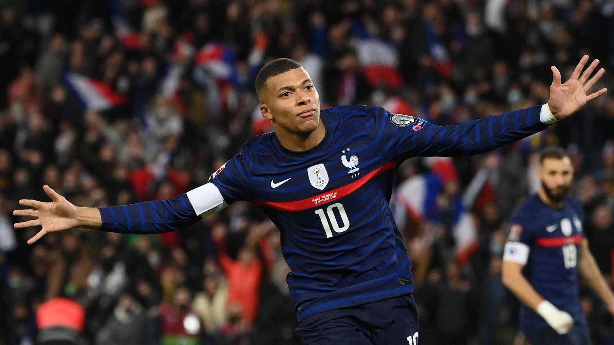 Mbappé celebra uno de sus goles a Kazajistán.