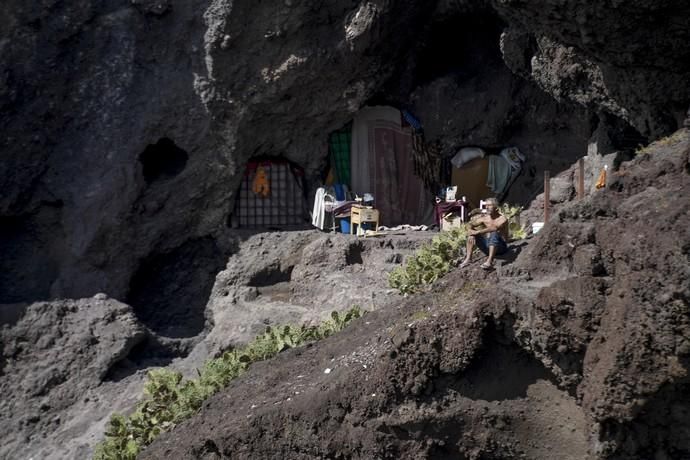 LAS PALMAS DE GRAN CANARIA 16-01-2019 LAS PALMAS DE GRAN CANARIA. Reportaje sobre el abandono de la cueva de Los Canarios. Reportaje sobre el abandono de la cueva de Los Canarios.  FOTOS: JUAN CASTRO
