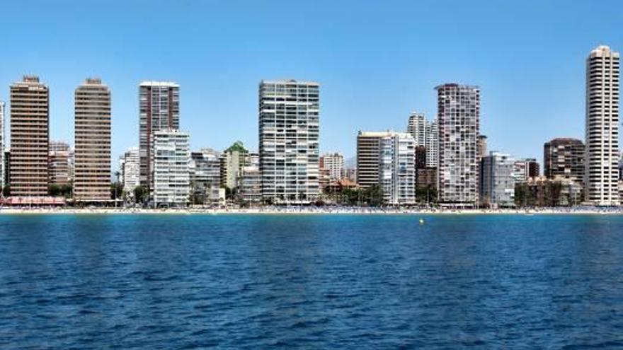 Imagen de archivo del «skyline» de la capital turística de la Costa Blanca, Benidorm.