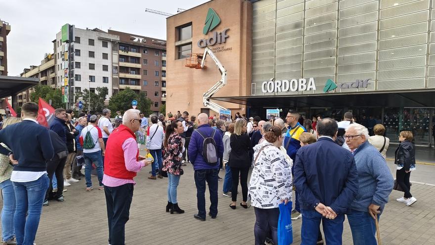 Un centenar de personas exigen mejores infraestructuras ferroviarias en toda la provincia de Córdoba