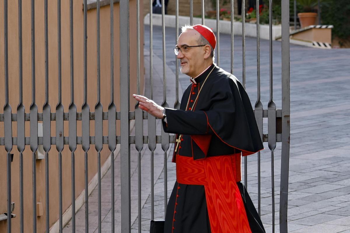 VATICAN CITY (Vatican City State (Holy See)), 06/05/2025.- Cardinal Pierbattista Pizzaballa arrives for the meeting of the General Congregation of Cardinals, in Vatican City, 06 May 2025. The cardinals continue their deliberations during general congregations held following the death of Pope Francis, in preparation for the assembly to elect a new pope, known as the conclave. (Papa, Cardenal, Italia) EFE/EPA/FABIO FRUSTACI
