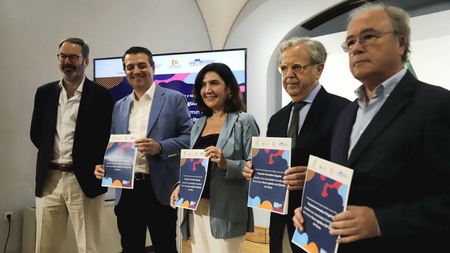 Rocío Blanco, José María Bellido, Salvador Fuentes y Antonio Díaz presentan el proyecto formativo asociado a la BLET.