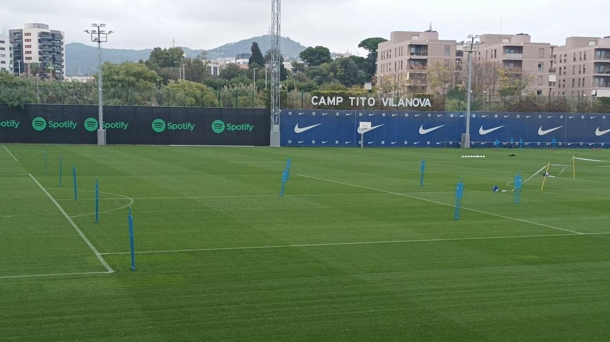 Unas siluetas de jugadores con las que el Barça de Xavi ensayó el ataque al 5-3-2 que suele usar el Inter.