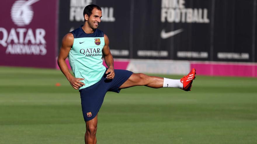 El Barça fa oficial el traspàs de Martín Montoya al València