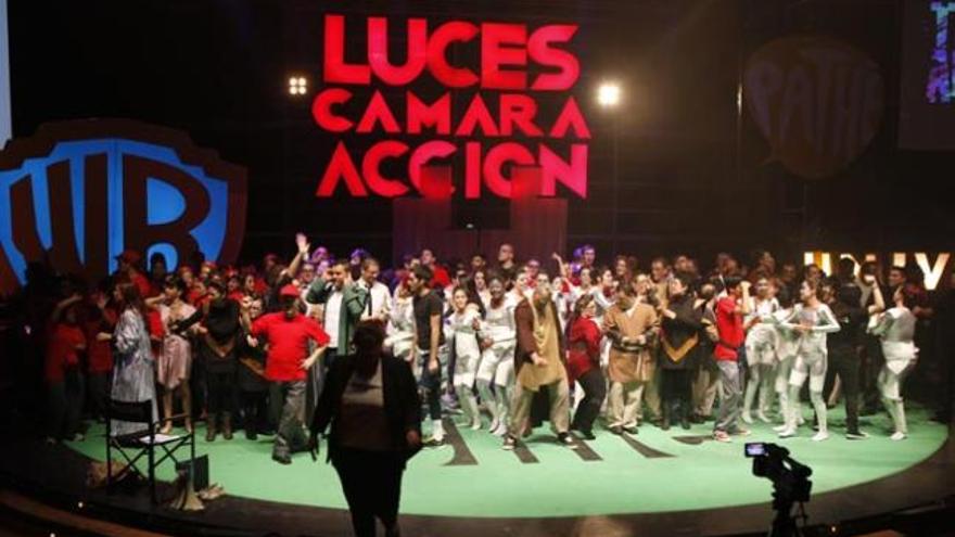 Un momento de la representación de la alegoría del Carnaval de Santa Lucía en el teatro Víctor Jara de Vecindario. | sergio pérez