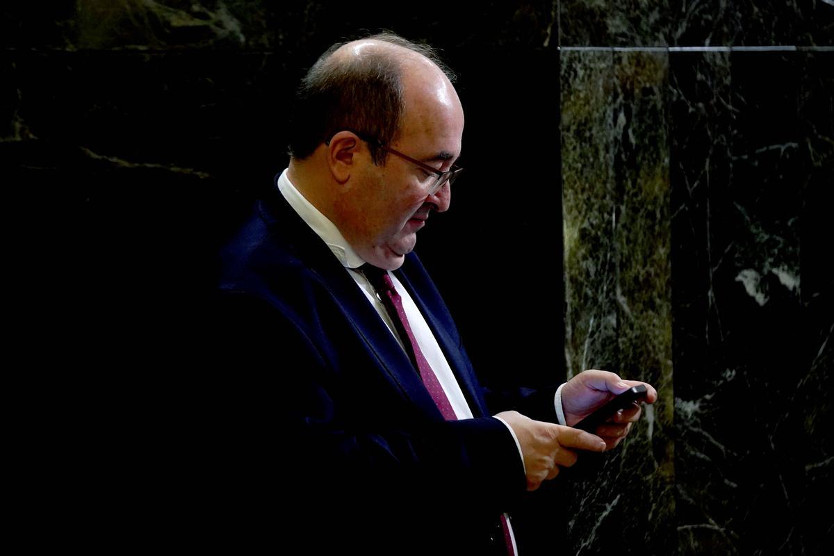  Miquel Iceta durante la sesión de control al Gobierno en el Congreso de los Diputados. 