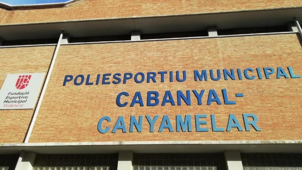 Las obras para la reforma del Polideportico Cabanyal-Canyamelar cuentan con una inversión alrededor  de 10.000.000 euros.