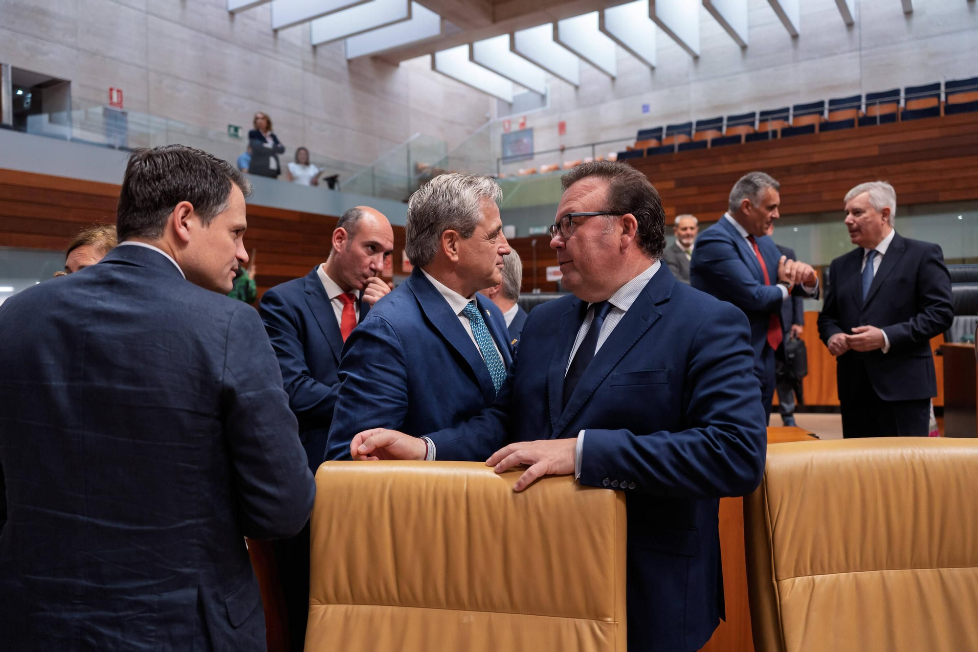 Fotogalería | Las imágenes del pleno en la Asamblea de Extremadura