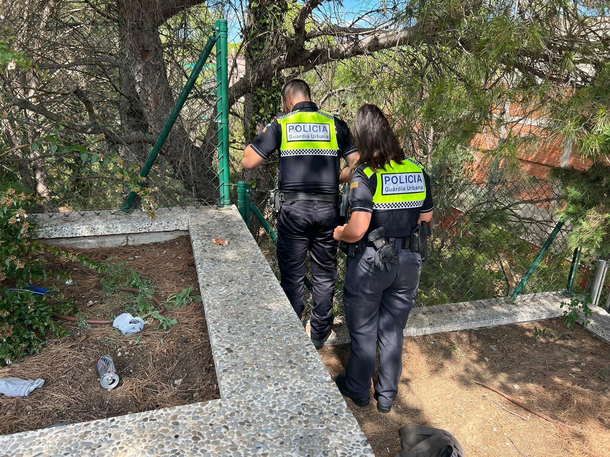 Objectes presumptament robats apareixen en una finca a Figueres