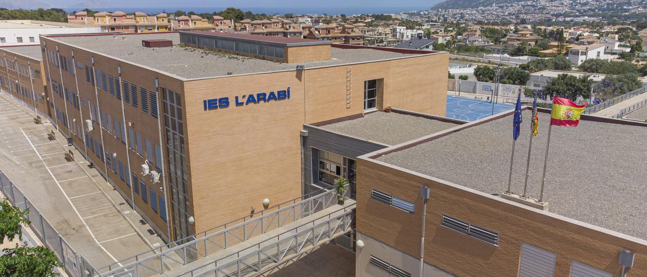 El IES l&#039;Arabí ubicado en l&#039;Alfàs del Pi que reclama un nuevo instituto.