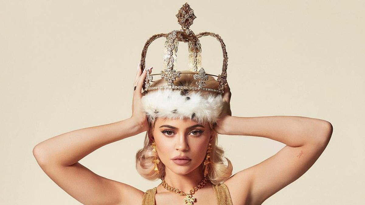 Kylie Jenner posa para su calendario