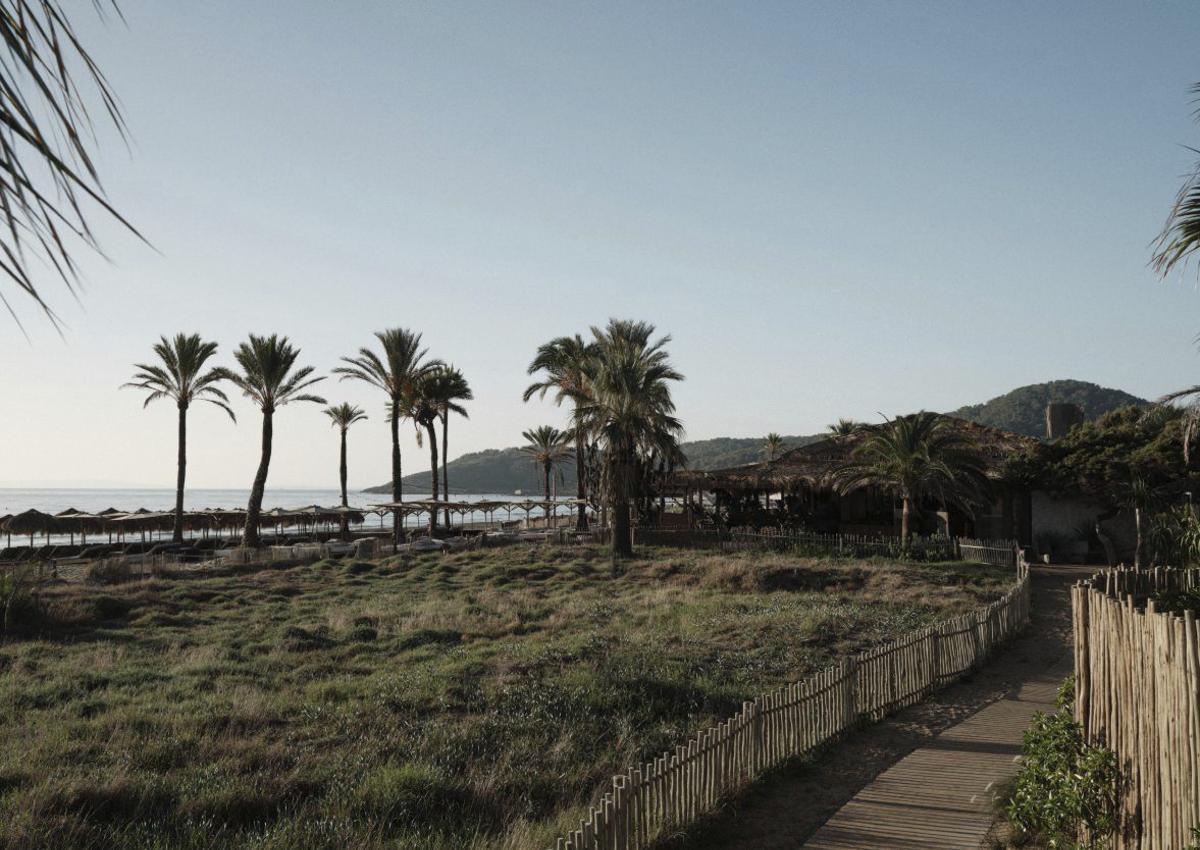 Beachouse Ibiza está ubicado en Platja d’en Bossa. | MARIO PINTA