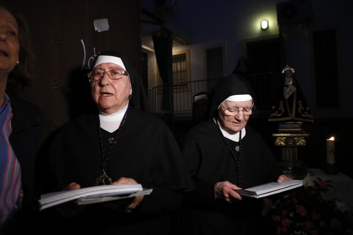 El Vía Crucis pone recogimiento a la noche cordobesa