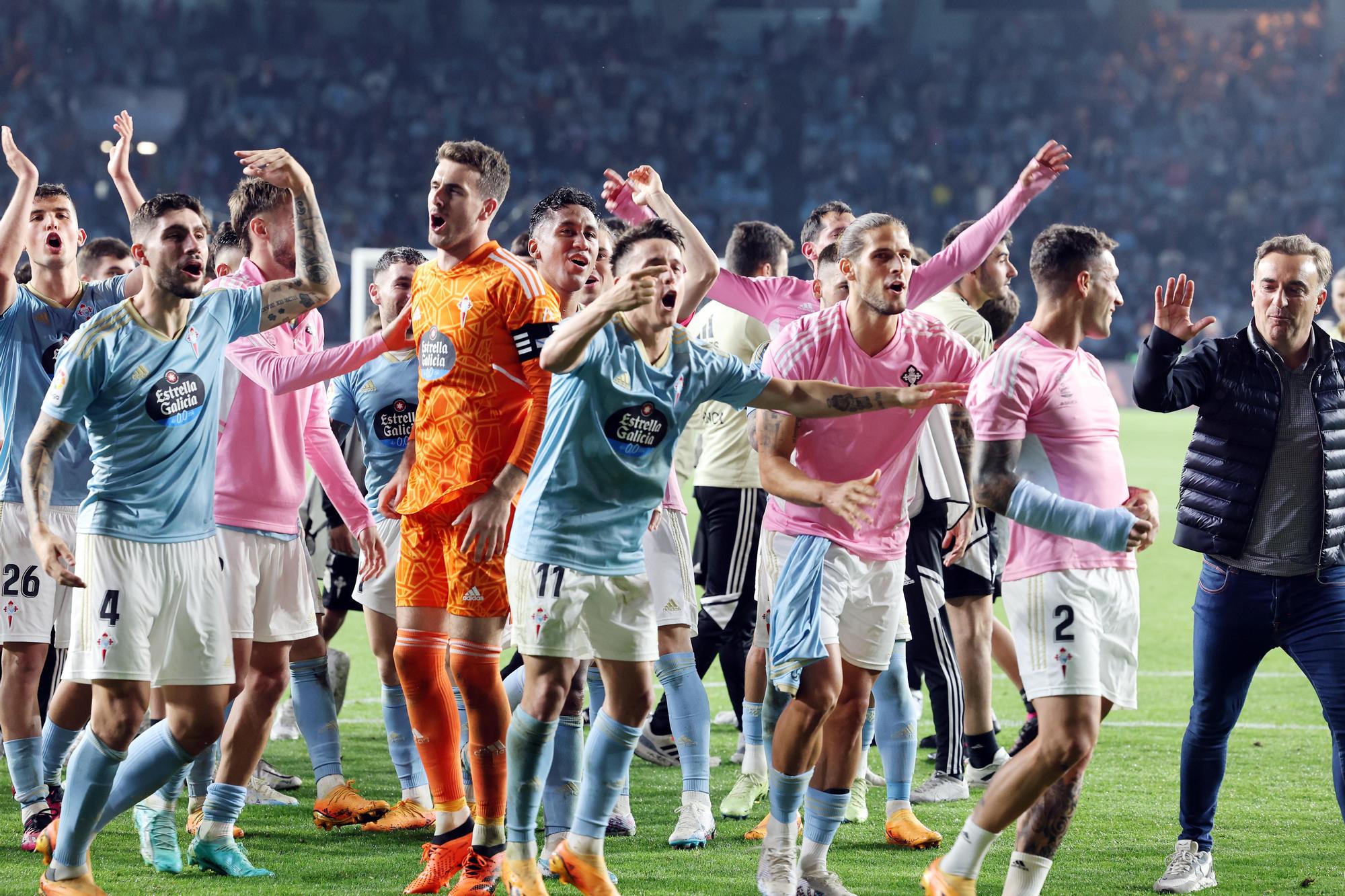 Lágrimas de felicidad en Balaídos: otro final de temporada agónico del Celta