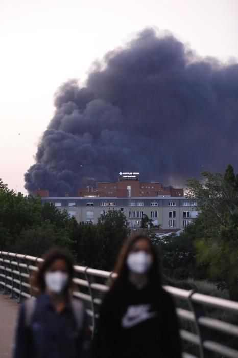 Incendi en una empresa de Sarrià de Ter