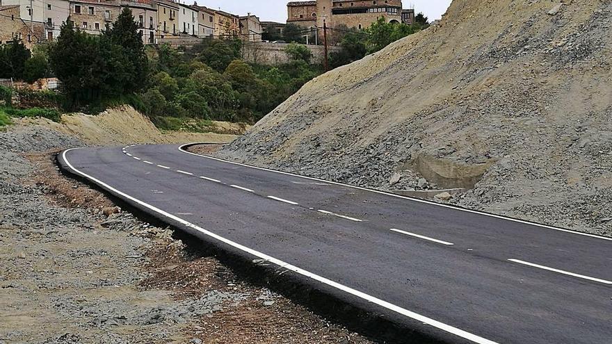 El vial de connexió amb el nucli antic de Castellgalí ja és ben visible, tot i que encara no està en servei