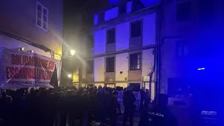 Bengalas, petardos y cortes de tráfico en la segunda manifestacion contra el desalojo de la Algalia