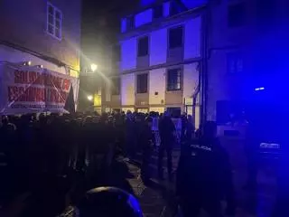 Bengalas, petardos y cortes de tráfico en la segunda manifestacion contra el desalojo de la Algalia