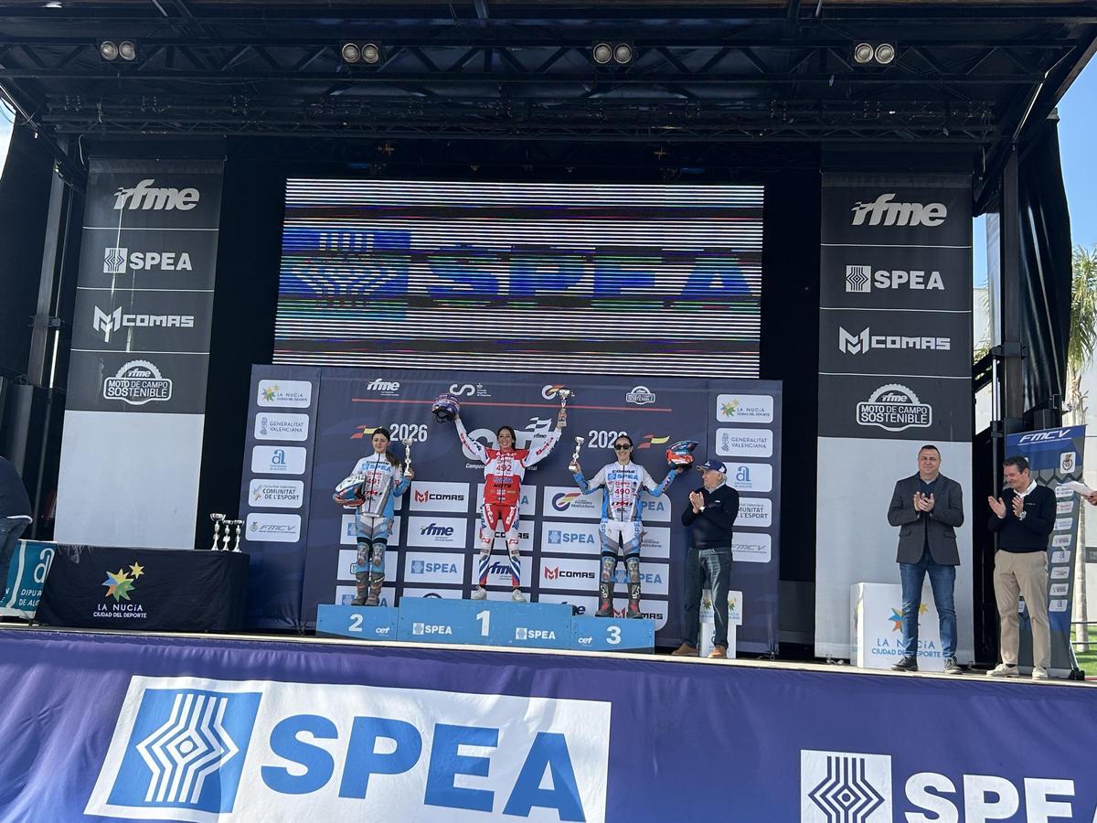 Podio TR1 Femenino, con Farners Fontdevila en lo más alto del cajón