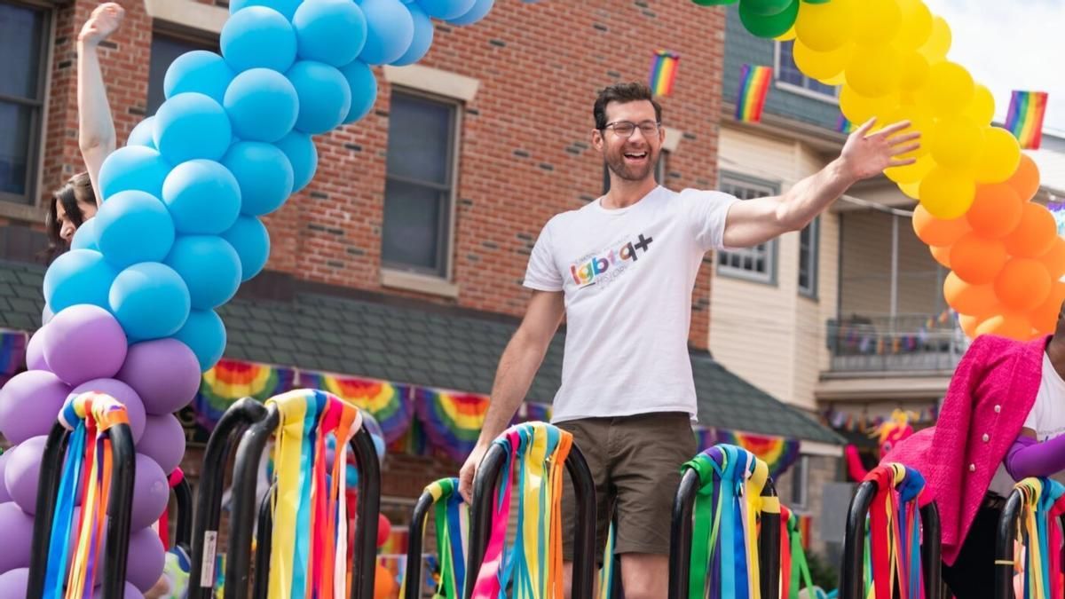 Billy Eichner, en un fotograma de ’Bros: más que amigos’.