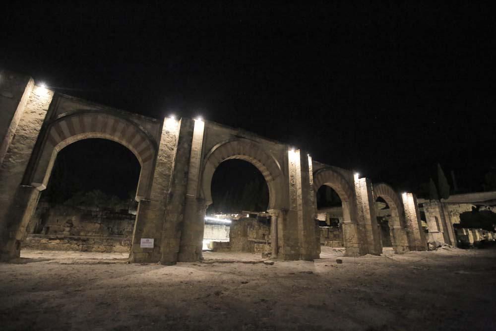 Galería gráfica: La ciudad brillante, Medina Azahara y su nueva iluminación nocturna.