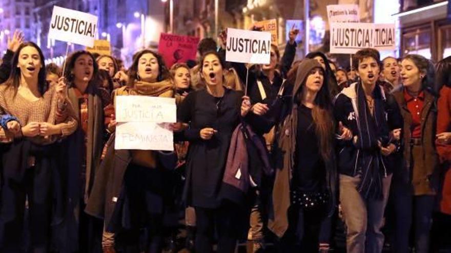 Massiva protesta a Madrid contra els «abusos» en el judici de «La Manada»
