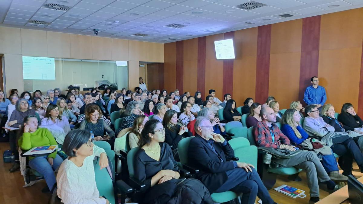 Públic de la jornada durant la ponència