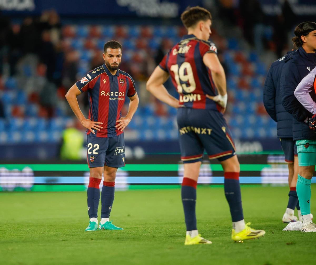 El Villarreal asalta el Ciutat de València y agrava la crisis del Levante