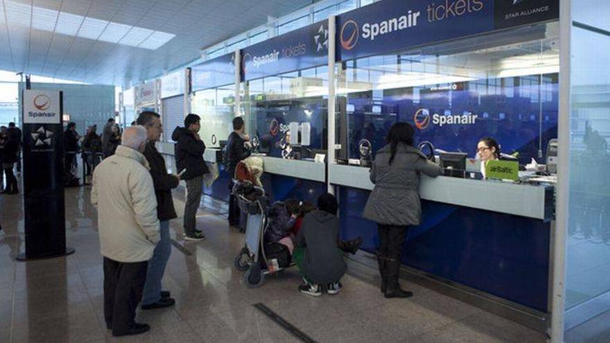 Spanair negocia cómo devolver el dinero a los viajeros afectados